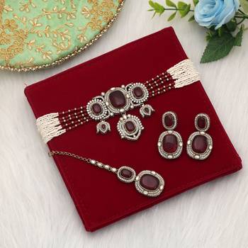 Maroon color choker kundan necklace set 1