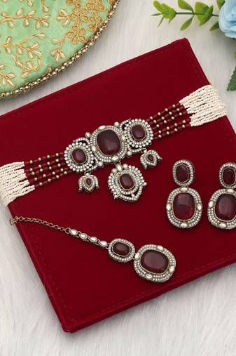 Maroon color choker kundan necklace set