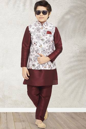 Off whte banarasi silk kurta jacket set for boys