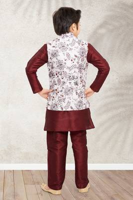 Off whte banarasi silk kurta jacket set for boys 3