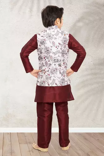 Off whte banarasi silk kurta jacket set for boys