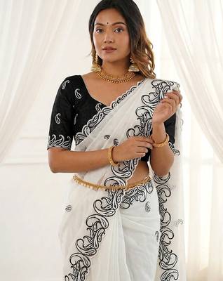 White crunchy silk blend partywear bollywood style glamorous saree 3