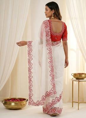 White crunchy silk blend partywear bollywood style glamorous saree 4