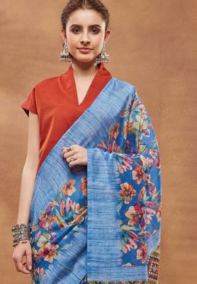 Blue silk blend floral printed girlie rich looks fancy saree 3