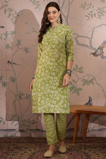 Green cotton stitched top with stitched cotton bottom and - dupatta 3/4 sleeve printed straight top