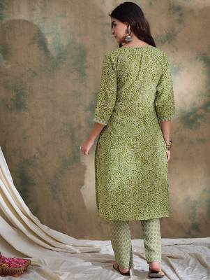 Green cotton stitched top with stitched cotton bottom and - dupatta 3/4 sleeve printed straight top 2