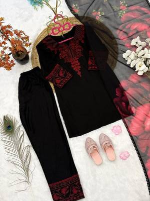 Premium kids black silk-blend kurta set with maroon embroidery work and dupatta 2
