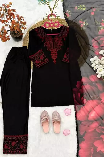 Premium kids black silk-blend kurta set with maroon embroidery work and dupatta