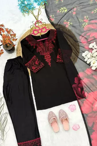 Premium kids black silk-blend kurta set with maroon embroidery work and dupatta