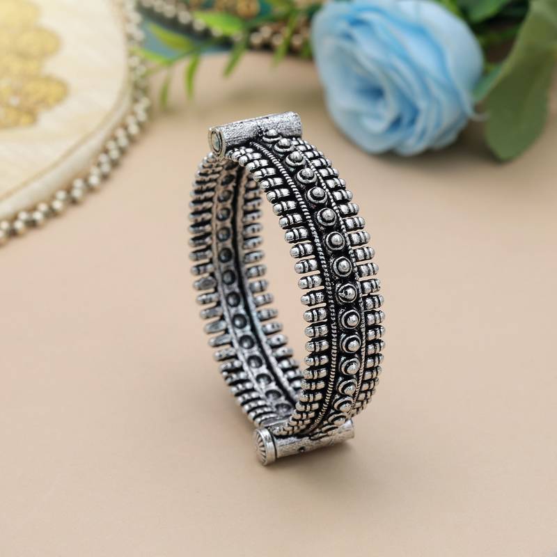 Silver color oxidised openable bracelet