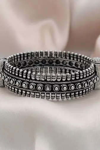 Silver color oxidised openable bracelet