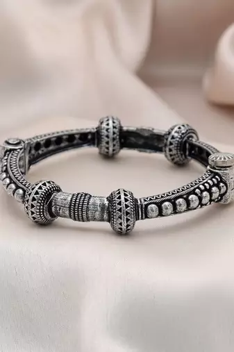 Silver color oxidised openable bracelet