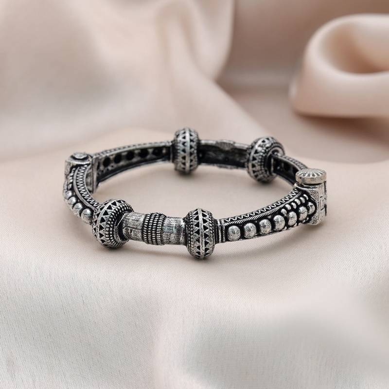Silver color oxidised openable bracelet