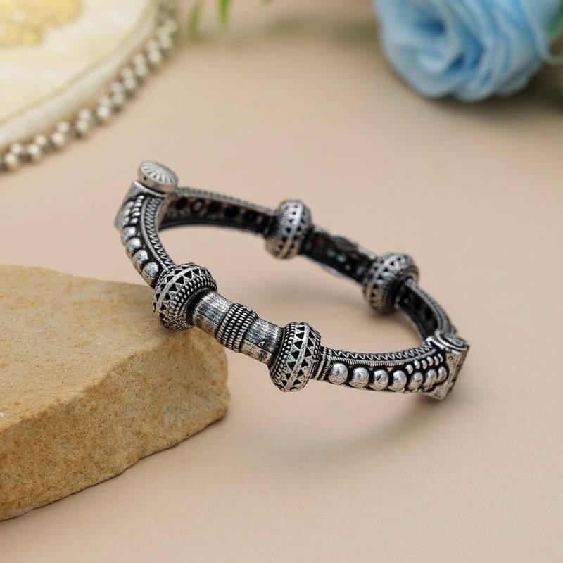 Silver color oxidised openable bracelet