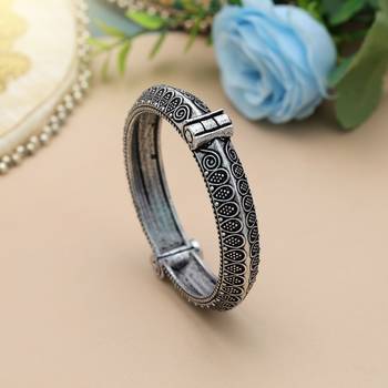 Silver color oxidised openable bracelet 1