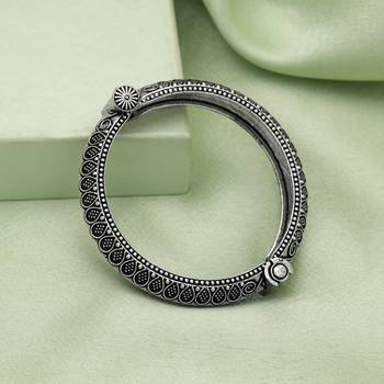 Silver color oxidised openable bracelet 2