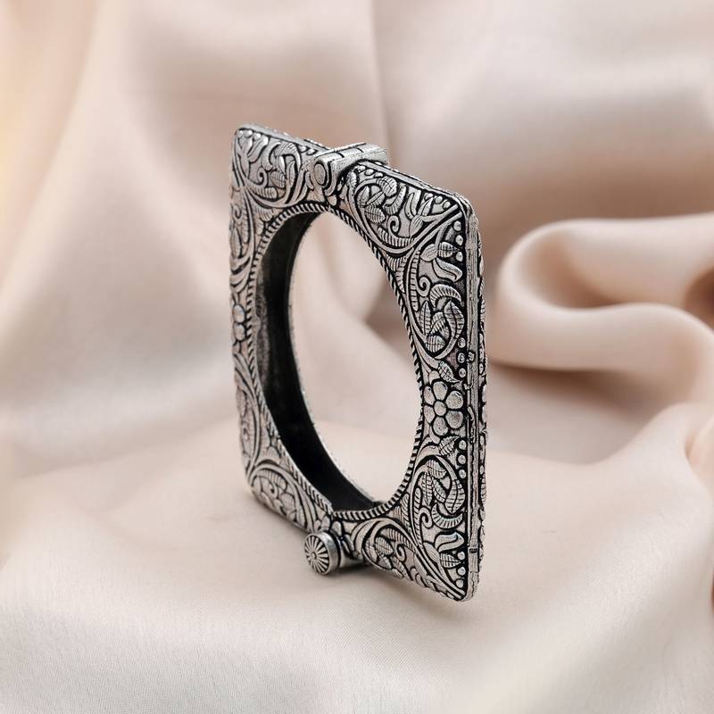 Silver color oxidised openable bracelet