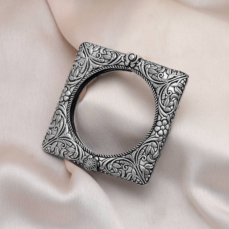 Silver color oxidised openable bracelet