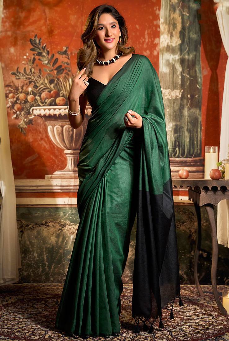 Green mal cotton contrast pallu with fancy tassels saree with blouse