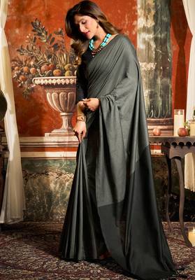 Grey mal cotton contrast pallu with fancy tassels saree with blouse 2