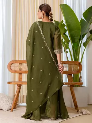 Floral embroidered silk blend round neck kurta trosuer & dupatta set 2