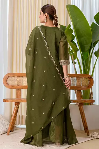 Floral embroidered silk blend round neck kurta trosuer & dupatta set