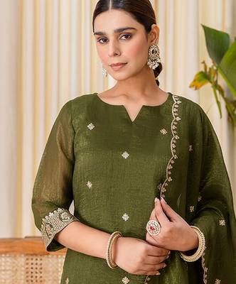 Floral embroidered silk blend round neck kurta trosuer & dupatta set 3
