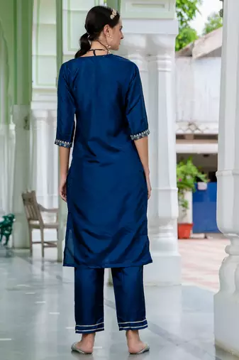 Floral embroidered silk round neck kurta trosuer & dupatta set