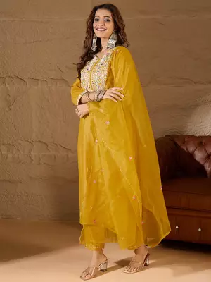 Floral embroidered silk round neck kurta trosuer & dupatta set 2