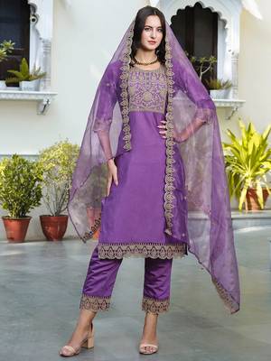 Floral embroidered silk round neck kurta trosuer & dupatta set 3