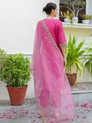 Floral embroidered silk round neck kurta trosuer & dupatta set 3