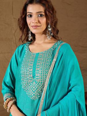 Floral embroidered silk round neck kurta trosuer & dupatta set 4