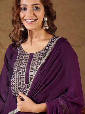 Floral embroidered silk round neck kurta trosuer & dupatta set 4