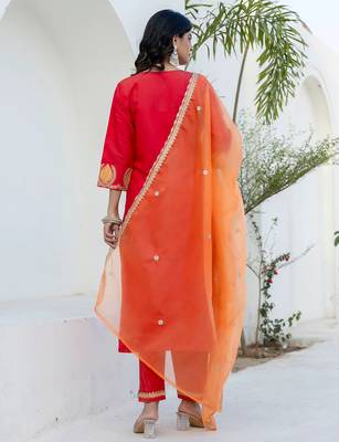 Floral embroidered cotton round neck kurta trosuer & dupatta set 2