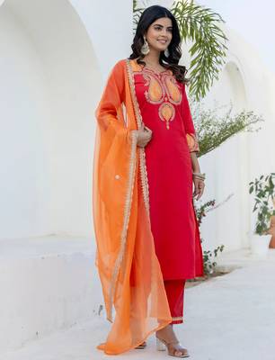Floral embroidered cotton round neck kurta trosuer & dupatta set 3