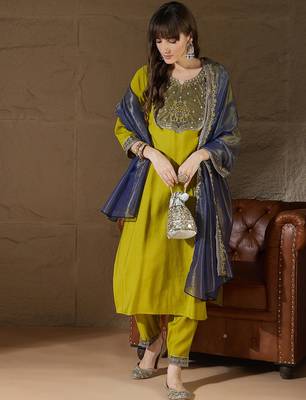 Floral embroidered silk round neck kurta trosuer & dupatta set 3
