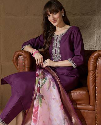 Floral embroidered cotton round neck kurta trosuer & dupatta set 4