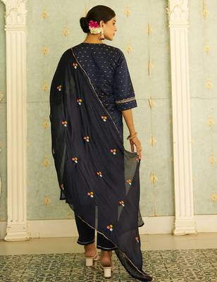 Floral embroidered chanderi silk round neck kurta trosuer & dupatta set 2