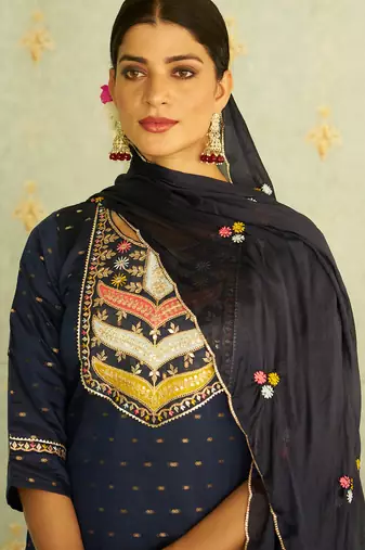 Floral embroidered chanderi silk round neck kurta trosuer & dupatta set