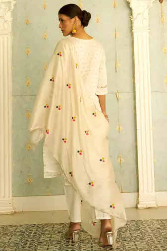 Floral embroidered chanderi silk round neck kurta trosuer & dupatta set