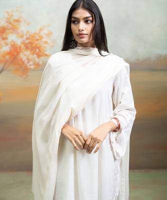 Pure white embroidered mulmul kurta set 2