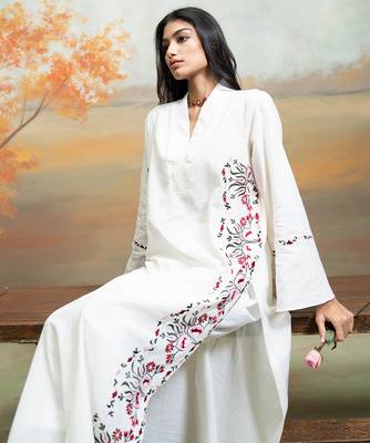 Off white embroidered mulmul kurta set 2