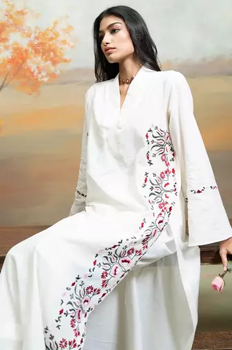 Off white embroidered mulmul kurta set