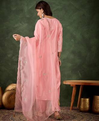 Floral embroidered silk v neck kurta trosuer & dupatta set 3