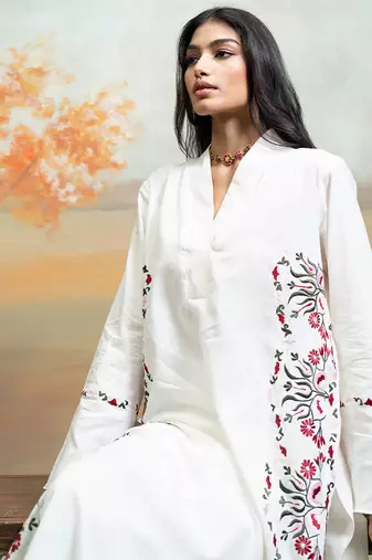 Off white embroidered mulmul kurta set