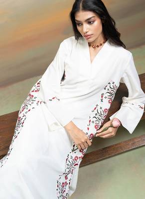 Off white embroidered mulmul kurta set 5