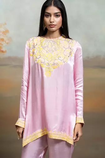 Baby pink embroidered ganghi silk kurta set