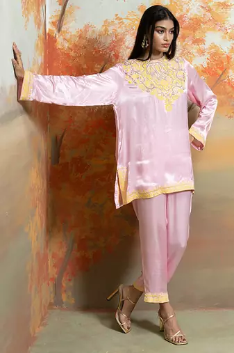 Baby pink embroidered ganghi silk kurta set