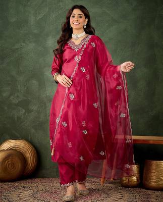Floral embroidered silk v neck kurta trosuer & dupatta set 1