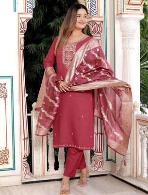 Floral embroidered rayon round neck kurta trosuer & dupatta set 3